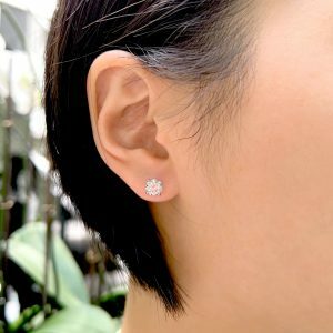 18ct white gold 2.00ct diamond stud earrings
