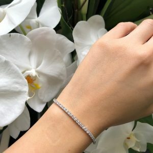 18ct white gold diamond adjustable bracelet