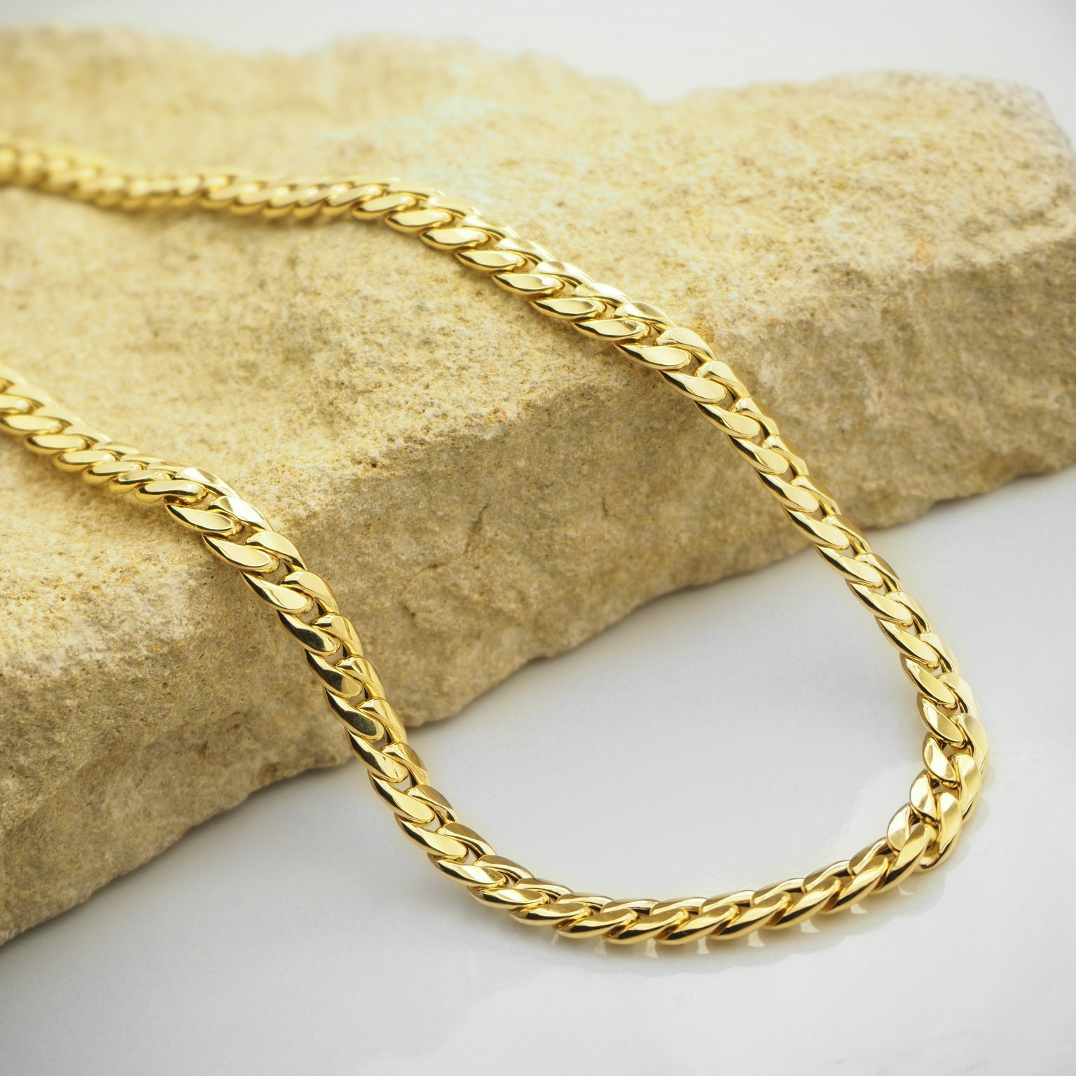 18ct Yellow Gold Hollow 42cm Curb Link Chain Chains Cerrone 5527