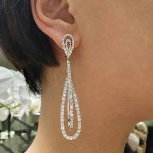 18ct white gold diamond claw set drop earrings