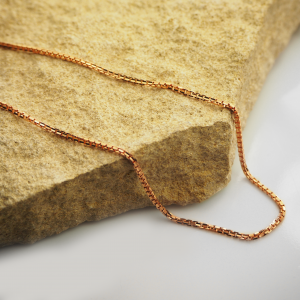 18ct rose gold 45cm chain.