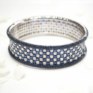18ct white gold princess cut blue sapphire & diamond bangle