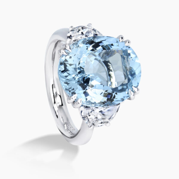 18ct white gold 8.85ct oval aquamarine and diamond ring - Image 2