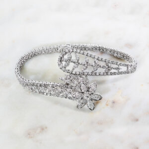 18ct White Gold Diamond Flower Design Bracelet
