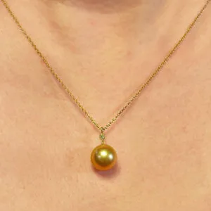 18ct yellow gold South Sea pearl and diamond necklace