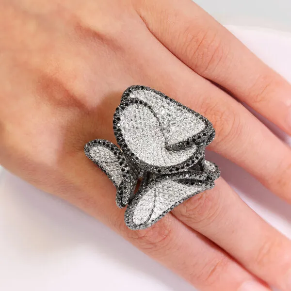 18ct white gold black and white diamond flower ring