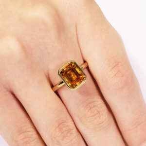 18ct yellow gold 2.98ct emerald cut citrine ring in bezel setting