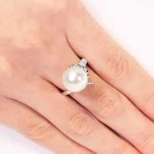 18ct white gold South Sea pearl and diamond ring