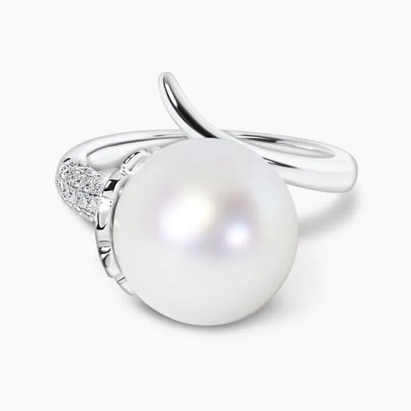 18ct white gold South Sea pearl and diamond ring