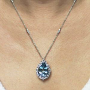 18ct white gold emerald cut aquamarine and diamond necklace