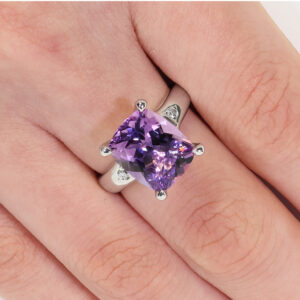 18ct white gold 4.68ct cushion shaped amethyst and diamond ring