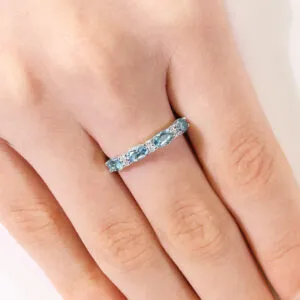 18ct white gold oval aquamarine and diamond ring