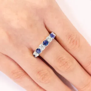 18ct white gold round sapphire and diamond ring