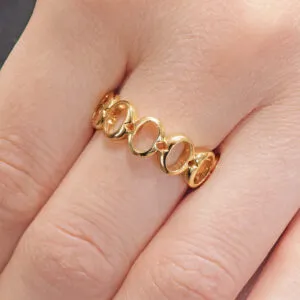 18ct yellow gold thick 'O' ring from the Iconica Collection